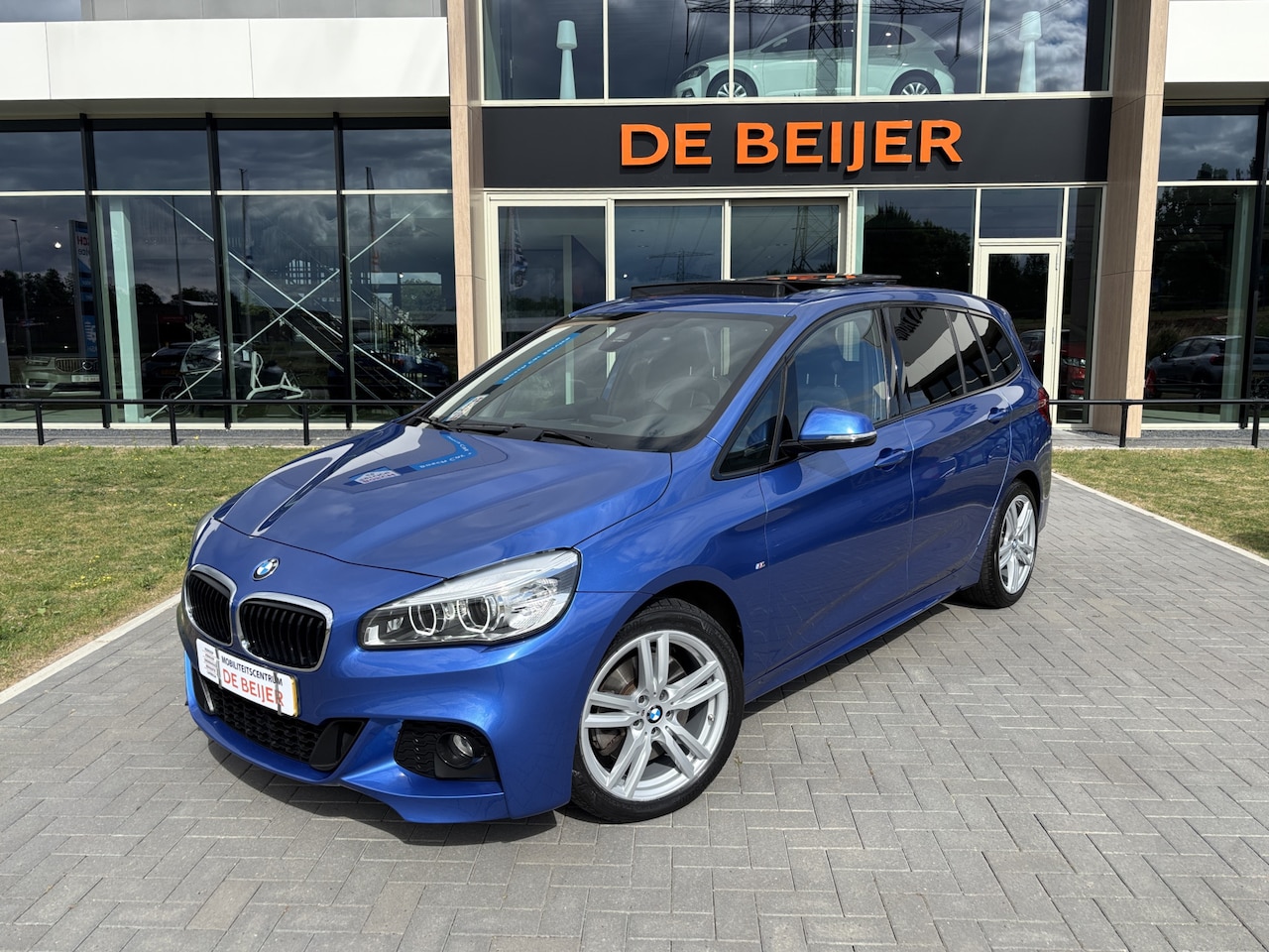 BMW 2-serie Gran Tourer - 220i M Sport 192pk Pano dak I Leer I Trekh. - AutoWereld.nl