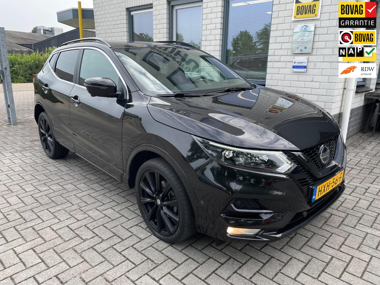 Nissan Qashqai - 1.3 DIG-T Tekna / Panorama dak / Telefoon / Navigatie / 360 camera / PDC V+A / Keyless / C - AutoWereld.nl