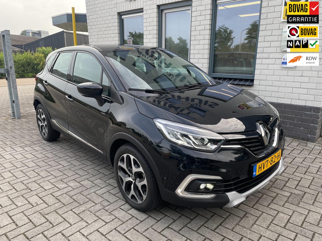 Renault Captur - 1.3 TCe 130 Zen / Camera / PDC V+A / Cruise controle / Climate Controle / Telefoon - AutoWereld.nl