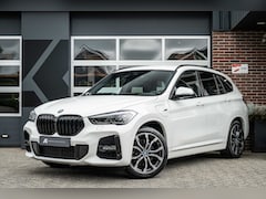 BMW X1 - 25e xDrive M Sport | Stoelverwarming | Trekhaak | Camera | Hifi-audio | Head-Up | Stuurwie