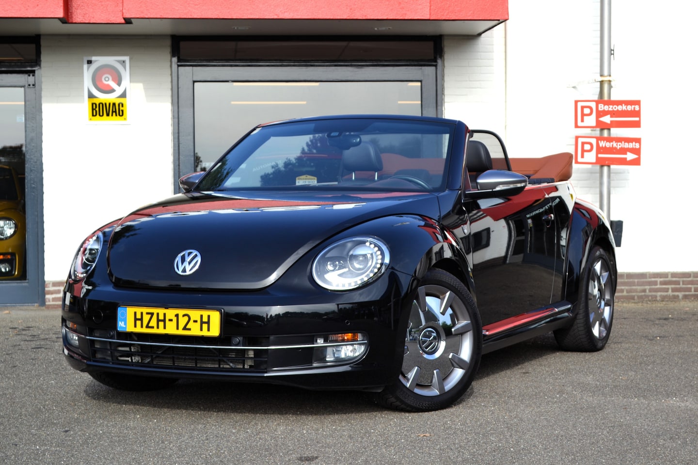 Volkswagen Beetle Cabriolet - 1.2 TSI Karmann, Navi, Clima, Pdc V+A, 1e eigenaar ! Uniek mooie auto ! Collectors item - AutoWereld.nl