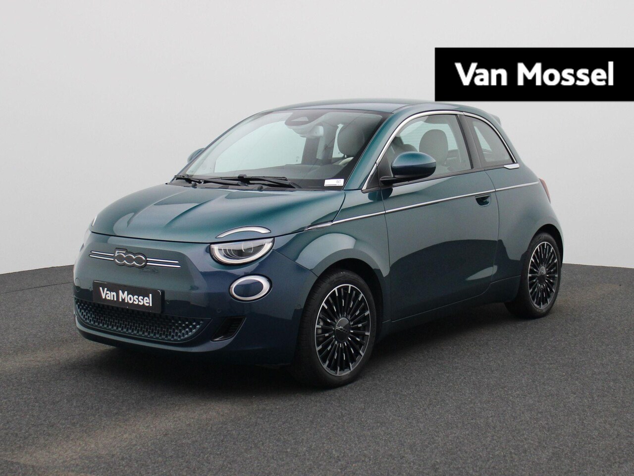 Fiat 500e - 3+1 La Prima 42 kWh | ECC | Parkeersensoren V+A | Parkeercamera | Stoelverwarming | Carpla - AutoWereld.nl