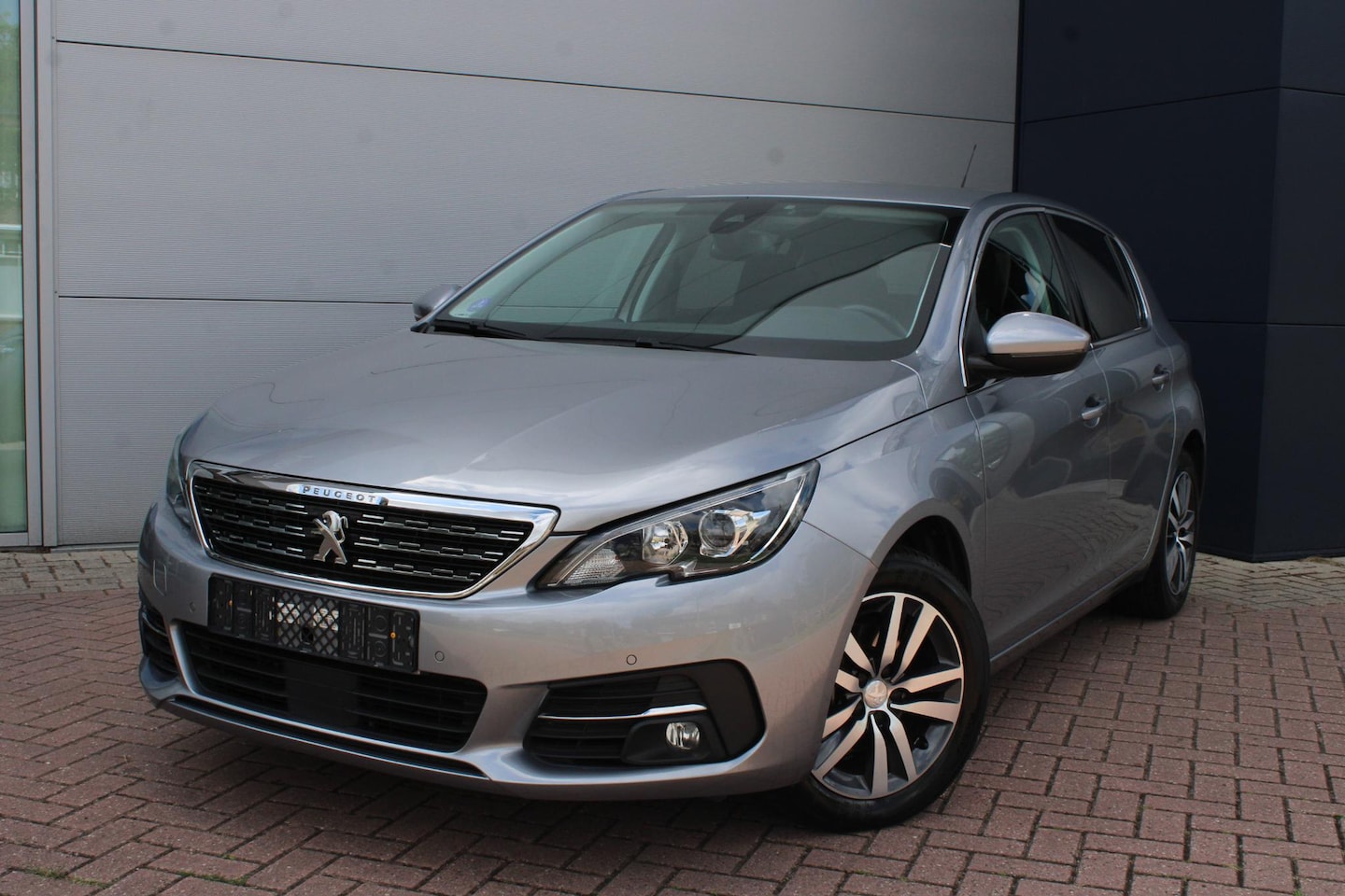 Peugeot 308 - 1.2 PureTech 130pk Allure Automaat EAT8 Airco Navi Carplay 57.025km - AutoWereld.nl