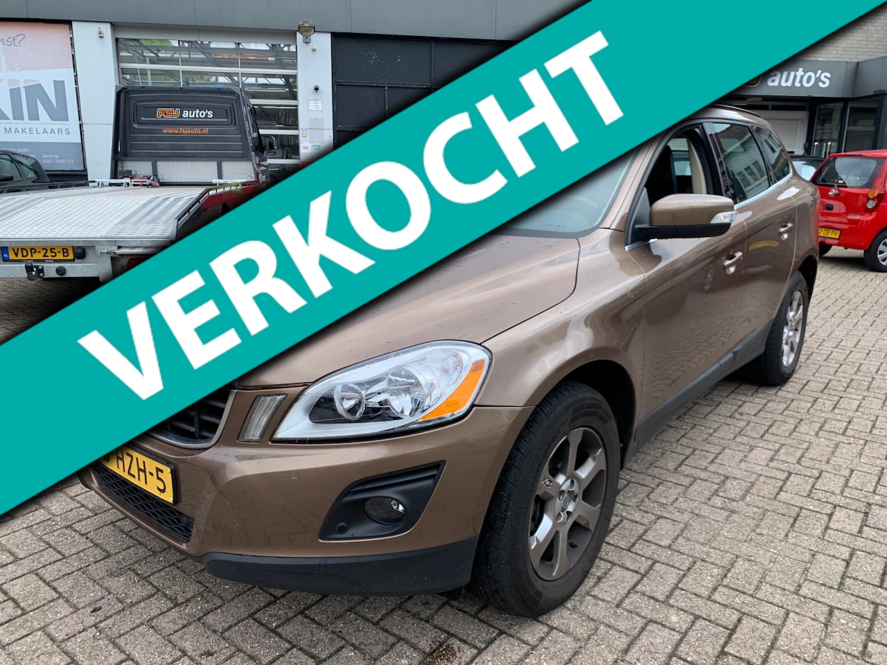 Volvo XC60 - 2.4D AWD / MOMENTUM / AUTOMAAT / LEDER / NAVI - AutoWereld.nl