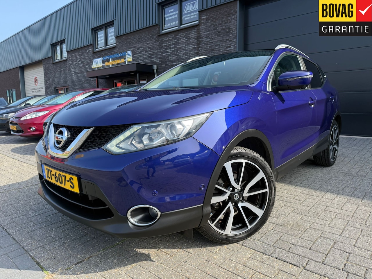 Nissan Qashqai - 1.2 Premier Edition | 1E EIGENAAR | 12MND GARANTIE | AIRCO | PANODAK | NAVI | CRUISE | LMV - AutoWereld.nl