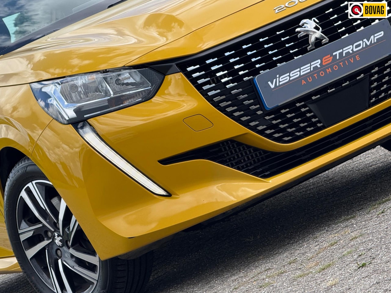 Peugeot 208 - 1.2 PureTech Allure - Jaune Faro - Carplay - Digi Dash - AutoWereld.nl
