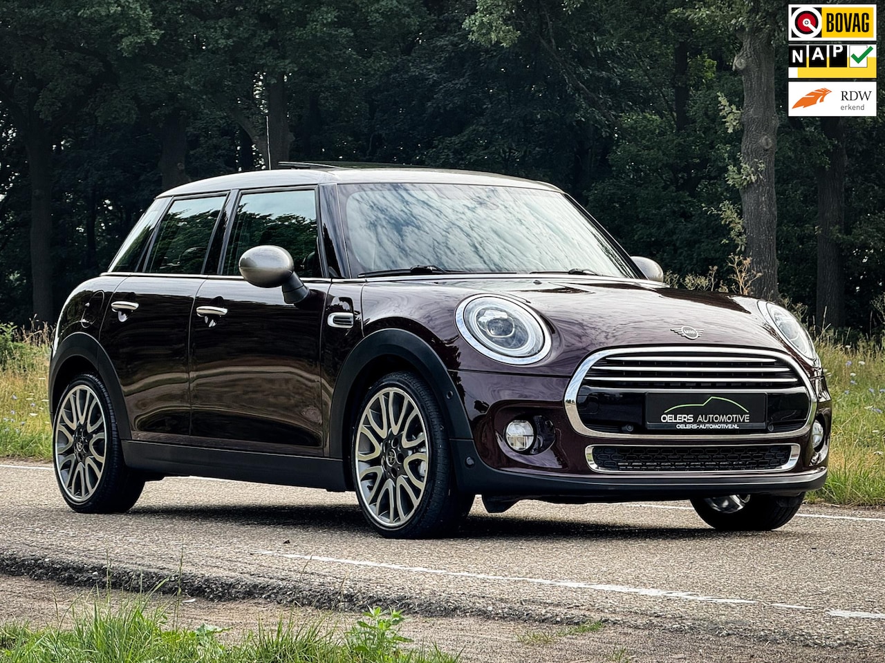 MINI Cooper - Mini 1.5 5-drs Pure Burgundy Edition | Org. NL! | CarPlay | Panorama | Leder | Harman Kard - AutoWereld.nl