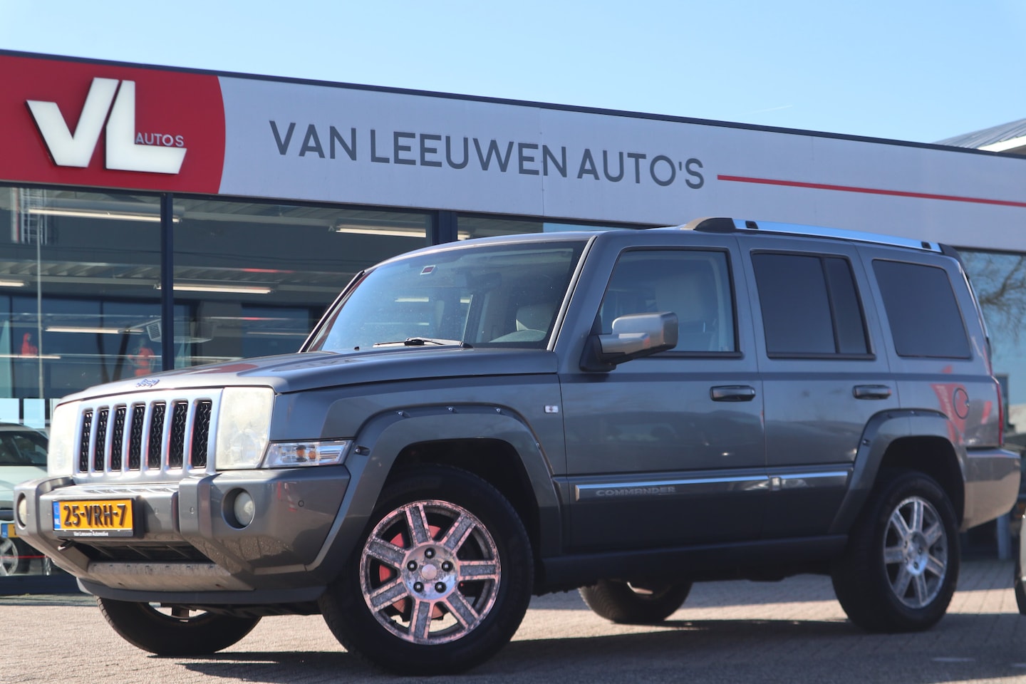 Jeep Commander - 3.0 CRD Limited | Grijs Kenteken | Stoelverwarming | Trekhaak - AutoWereld.nl