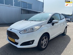 Ford Fiesta - 1.0 EcoBoost Titanium 100PK / TIK IN MOTOR / Clima/ Voorruit en Stoel verw. / LMV