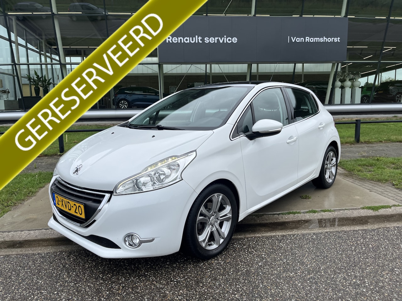 Peugeot 208 - 1.6 e-HDi Blue Lease / Cruise Comtrol / Pano dak / Climate / PDC. Achter / 16'' LMV / - AutoWereld.nl