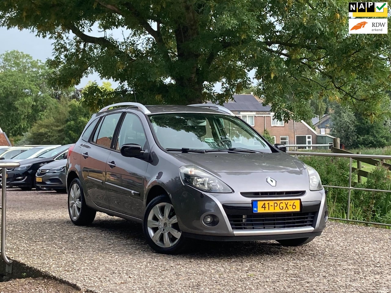 Renault Clio Estate - 1.6-16V 20th Anniversary | Automaat + Clima + Cruise nu € 4.975,-!!! - AutoWereld.nl