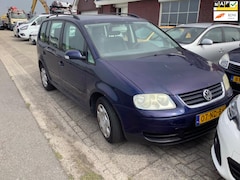 Volkswagen Touran - 1.6-16V FSI Trendline