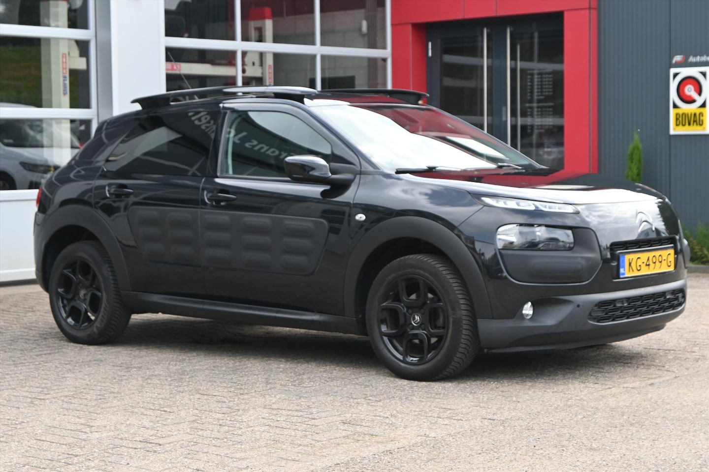 Citroën C4 Cactus - 1.2 110pk | Trekhaak | Panoramadak | Camera | Navi | DAB+ | Climate | Cruise - AutoWereld.nl
