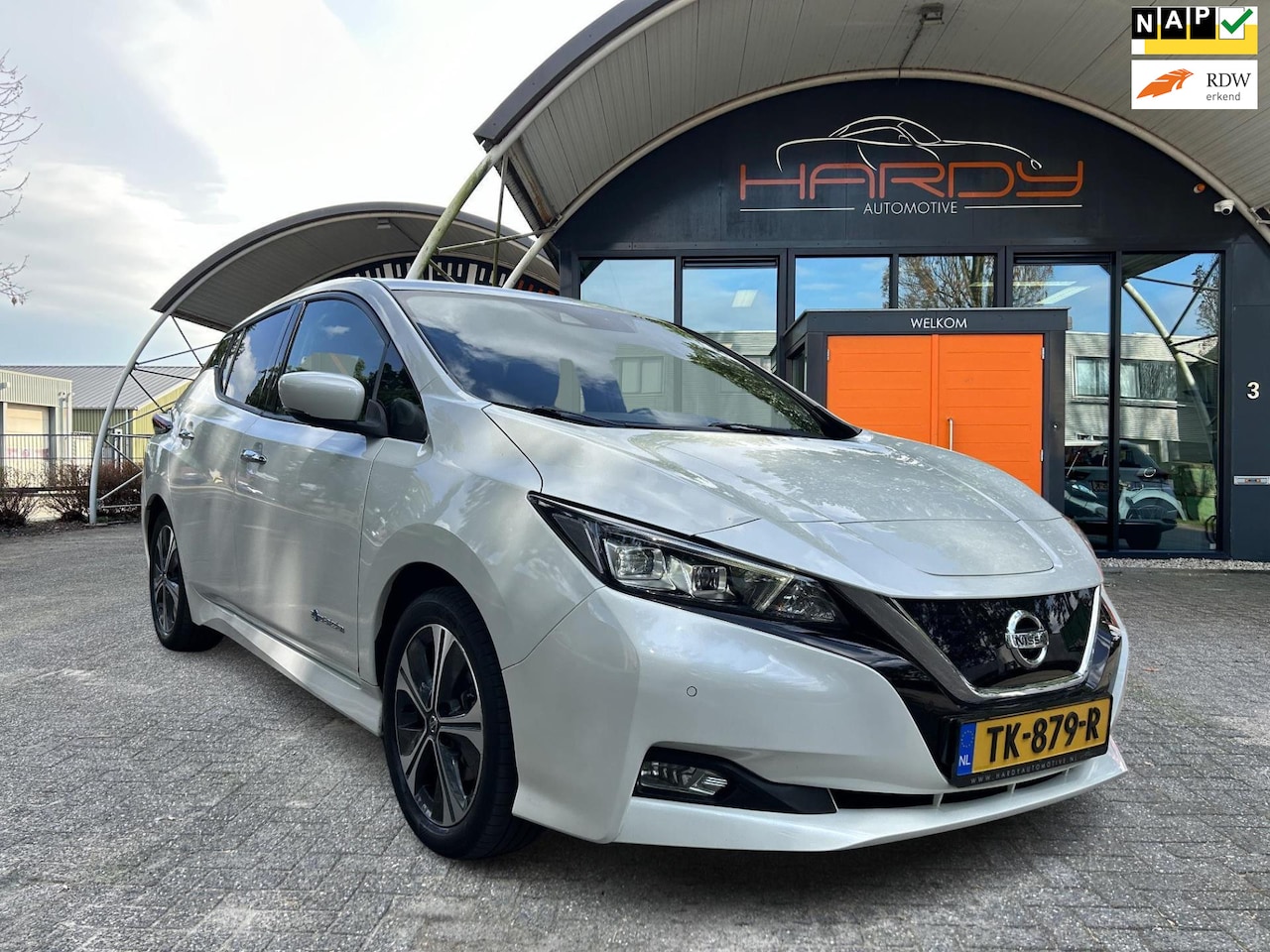Nissan LEAF - Tekna 40 kWh 88% SOH Bose Leder Trekhaak Rijklaarprijs! - AutoWereld.nl