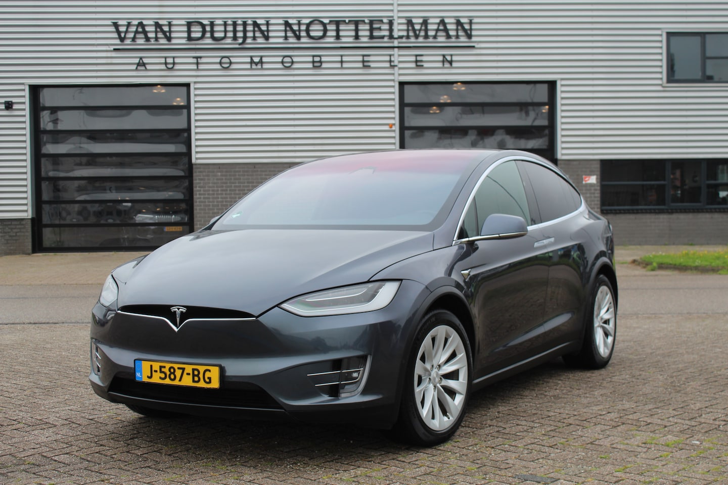 Tesla Model X - Long Range / Autopilot / Trekhaak / N.A.P. - AutoWereld.nl