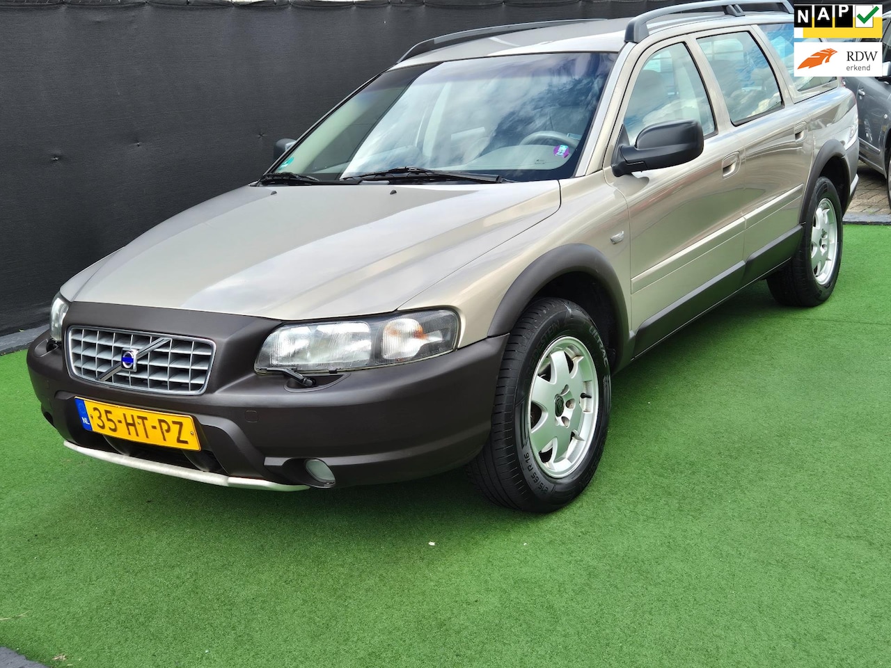 Volvo V70 Cross Country - 2.4 T Geartr. Comf. NAP! - AutoWereld.nl
