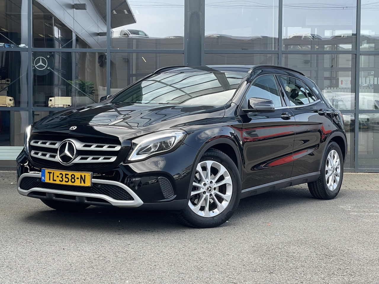 Mercedes-Benz GLA-Klasse - 180 Business Solution | Achteruitrijcamera | Cruise Control | Elektrische Achterklep | Cli - AutoWereld.nl