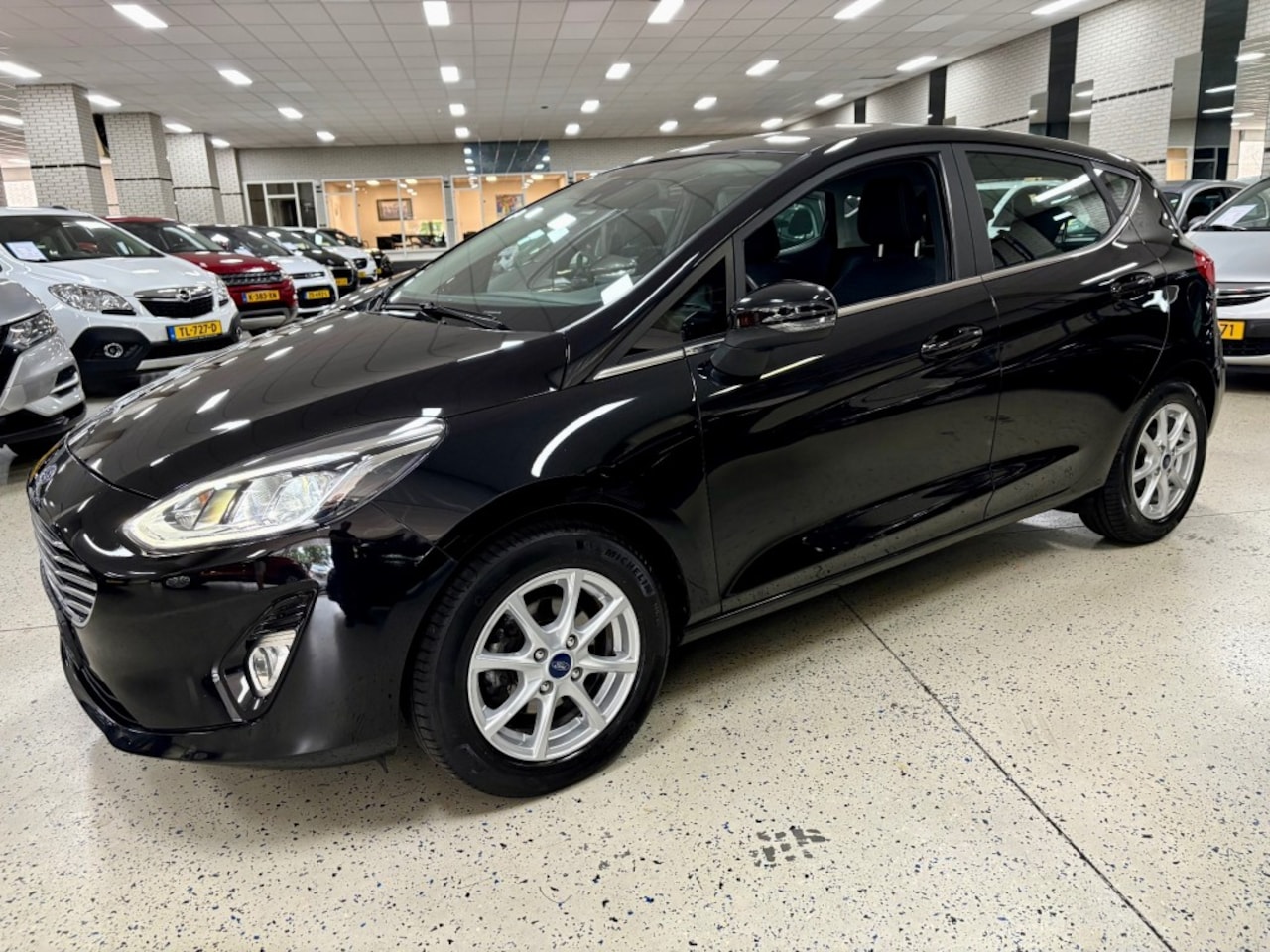 Ford Fiesta - 1.0 ECOB. TITANIUM / Climat / Cruise / Navigatie / Dab / Multimedia - AutoWereld.nl