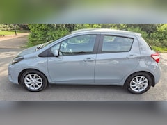 Toyota Yaris - 1.5 Hybrid Dynamic *navigatie *Stoelverw.*ecc