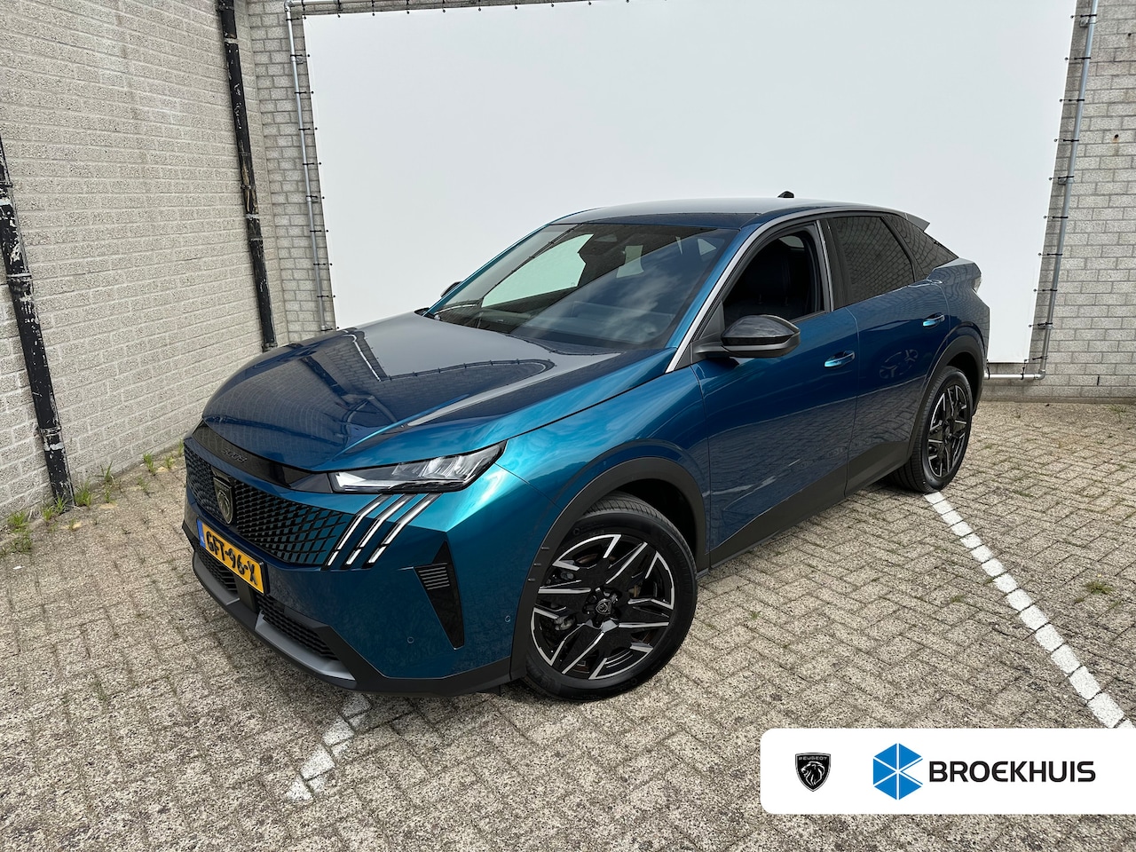 Peugeot 3008 - 1.2 Hybrid 136 Allure | Achterbank in 3 delen neerklapbaar met skiluik | Achteruitrijcamer - AutoWereld.nl