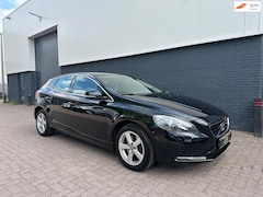 Volvo V40 - T3 150PK CRUISE CLIMA CAMERA XENON NWE D-RIEM