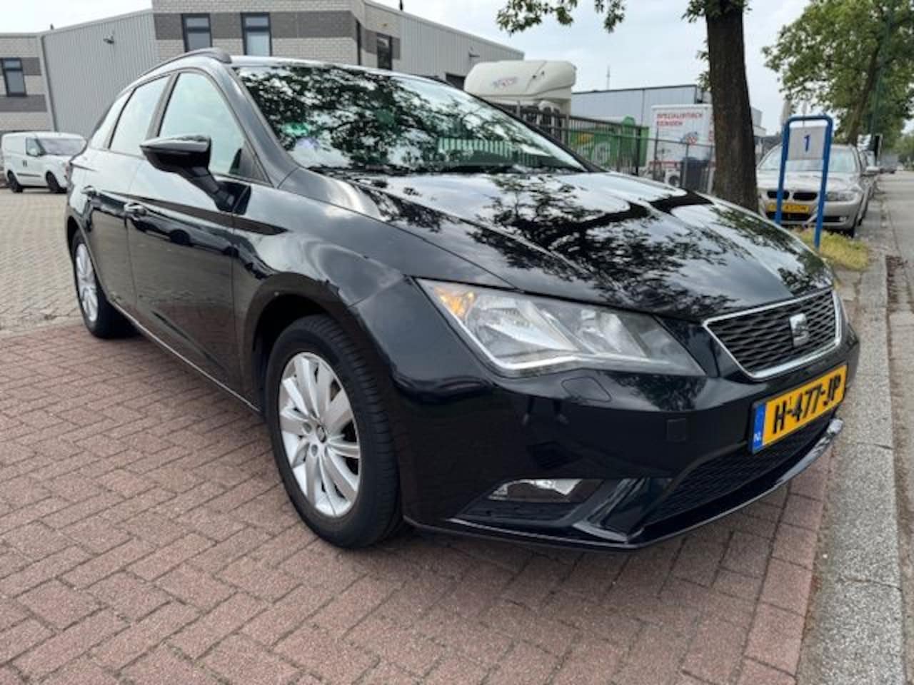 SEAT Leon ST - 1.2 TSI Style Airco/ECC,Cruisecontrol,Stoelverwarming - AutoWereld.nl