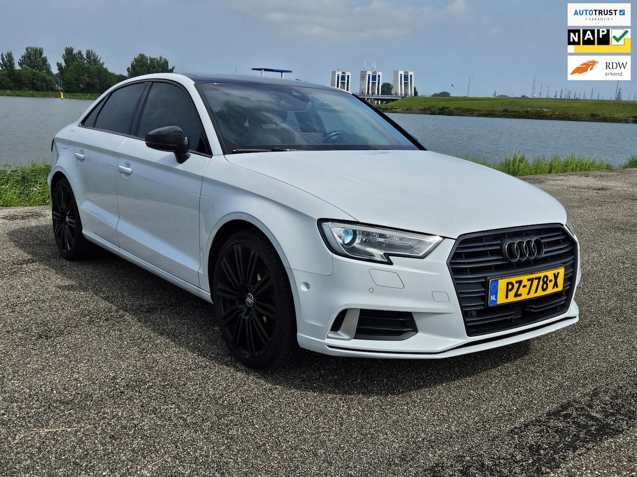 Audi A3 Limousine - 1.4 TFSI CoD Sport S Line Edition Bom vol/pano/S line - AutoWereld.nl