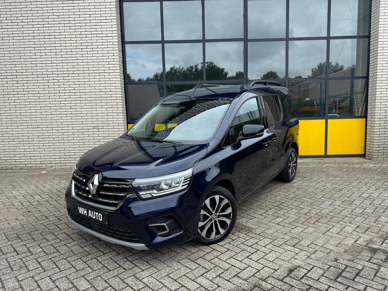 Renault Kangoo - 130PK Full option, Navi, Camera & stoelverwarming - AutoWereld.nl