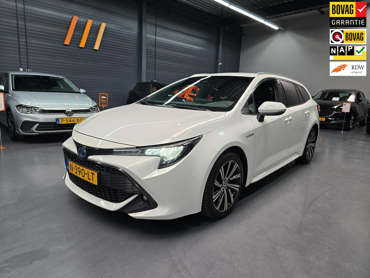 Toyota Corolla Touring Sports - 1.8 Hybrid Business Plus CAMERA LED DEALER ONDERHOUDEN - AutoWereld.nl