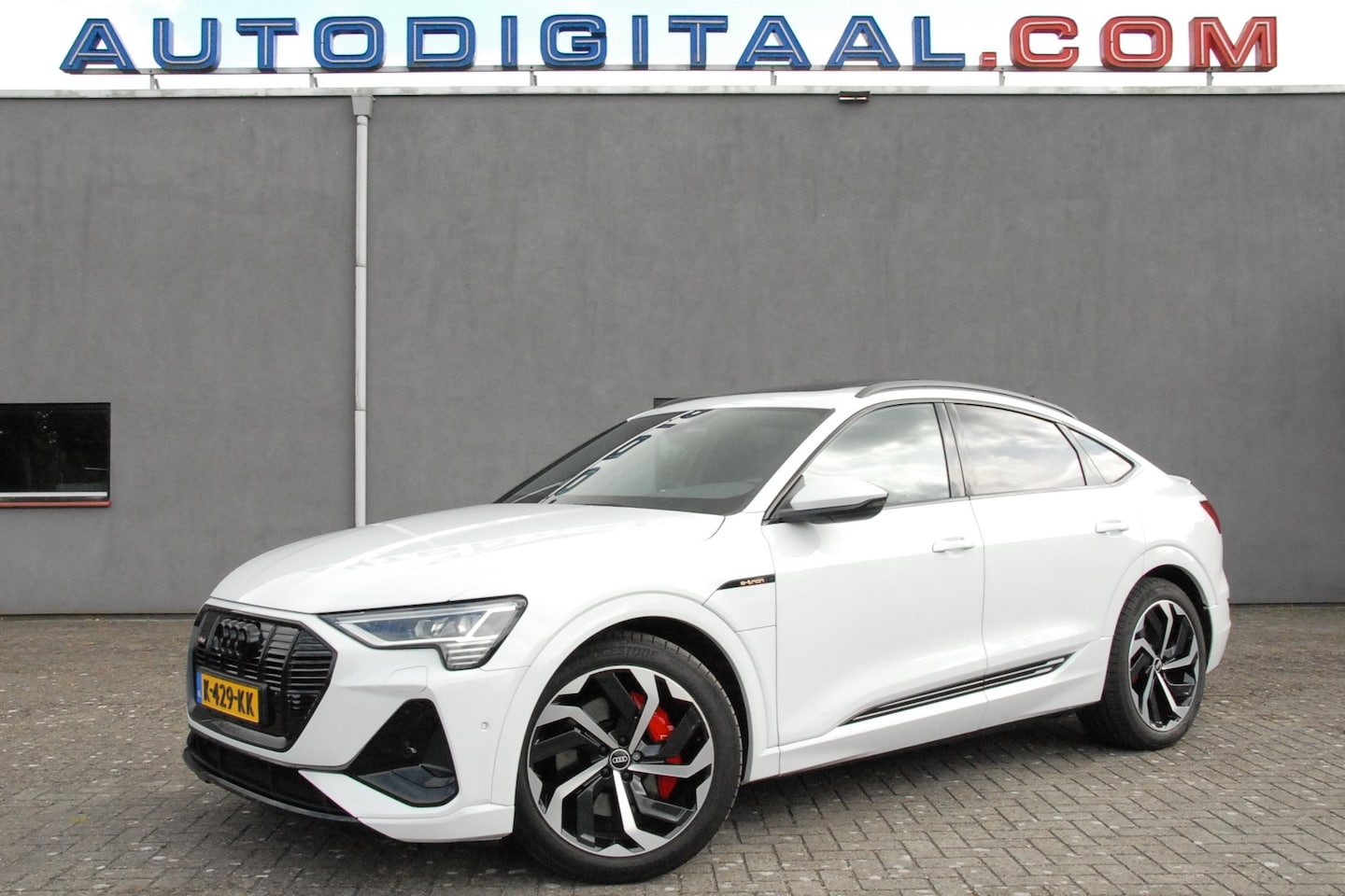 Audi e-tron Sportback - 50 quattro S edition Black Edition/3x S-Line/21inch/Panodak/Parelmoer/NL.auto - AutoWereld.nl
