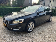 Volvo V60 - 2.4 D6 AWD Plug-In Hybrid R-Design