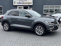 Volkswagen T-Roc - 1.5 TSi DSG Sport | NAV. | CAMERA | TREKHAAK | STOELVERW. |