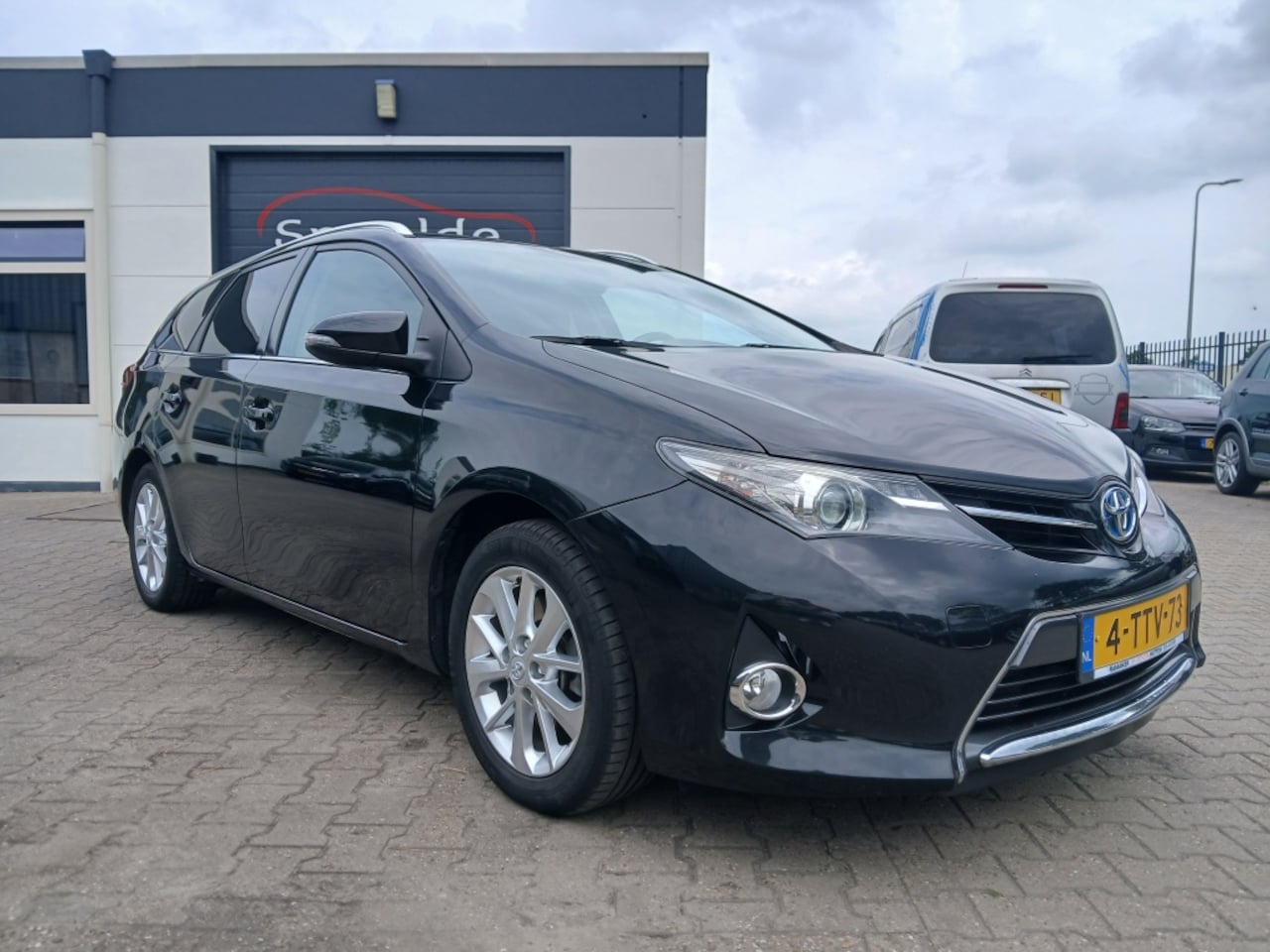 Toyota Auris Touring Sports - 1.8 Hybr. Toyota dealer onderhouden/Panoramadak - AutoWereld.nl