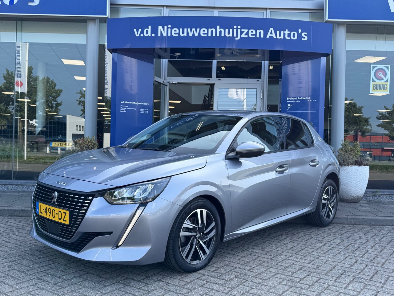 Peugeot 208 - 1.2 PureTech Allure Pack Info Bas: 0492-588982 - AutoWereld.nl
