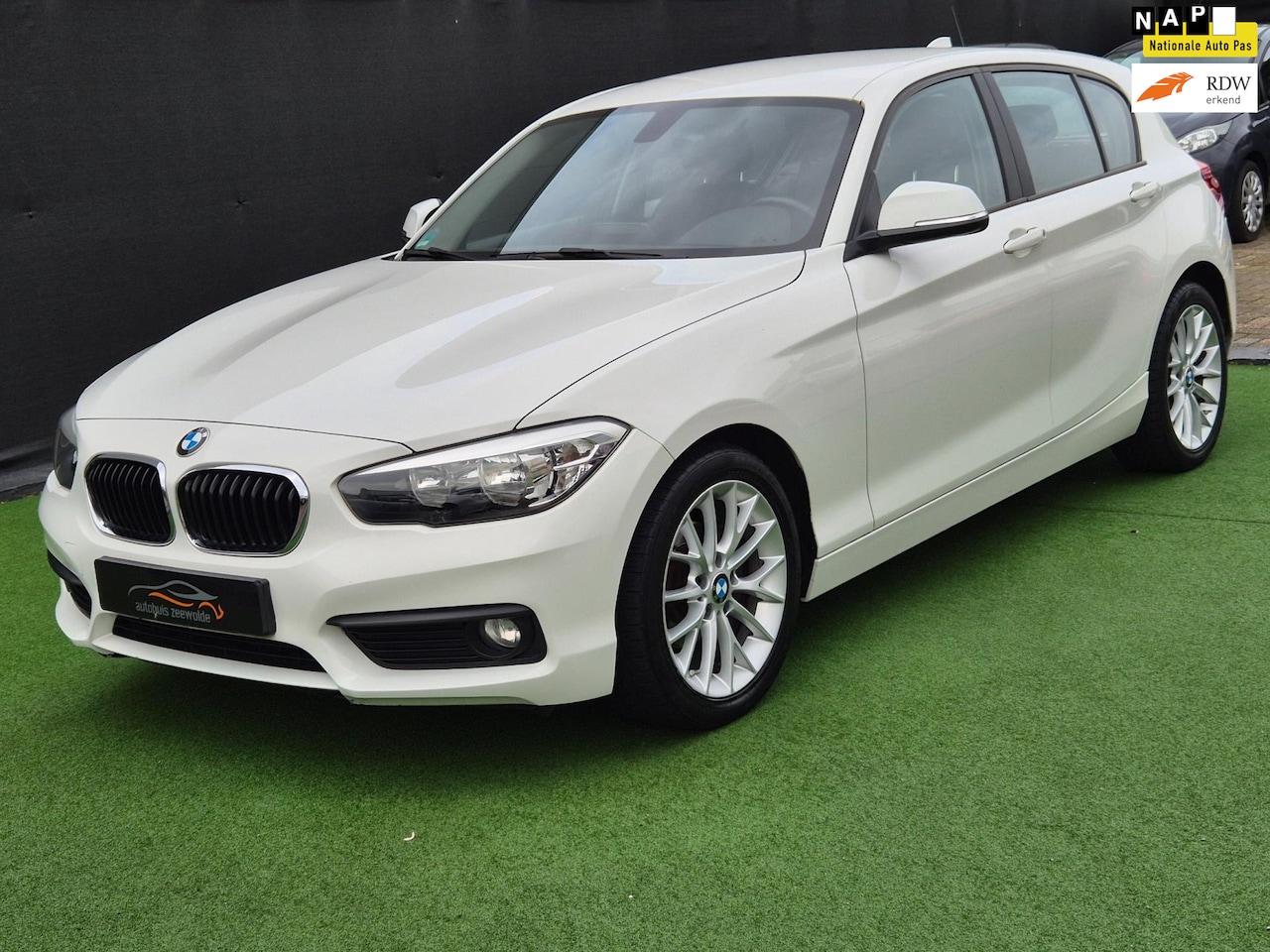 BMW 1-serie - 118i NAVI AUTOMAAT! - AutoWereld.nl