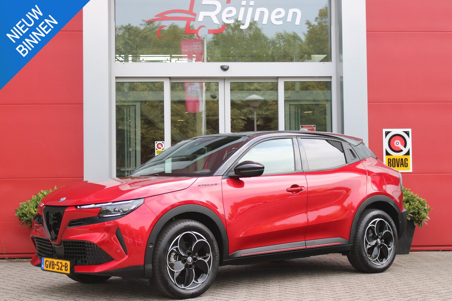 Alfa Romeo Junior - ELETTRICA SPECIALE 156PK 54 kWh | BICOLOR DAK (ZWART DAK) | TECHNOLOGIE PAKKET (O.A. FULL - AutoWereld.nl