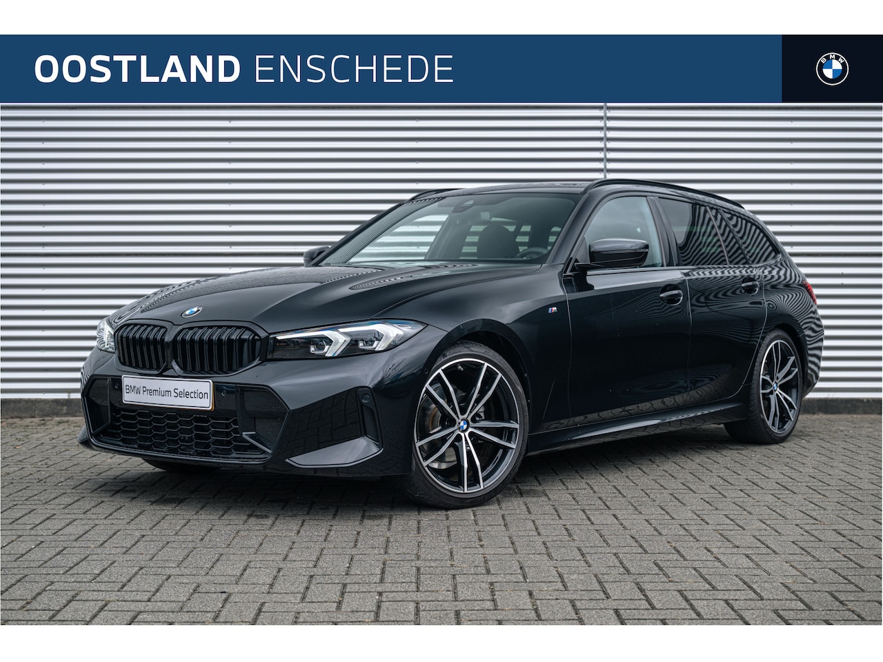 BMW 3-serie Touring - 318i High Executive M Sport Automaat / Panoramadak / Trekhaak / Sportstoelen / Stoelverwar - AutoWereld.nl