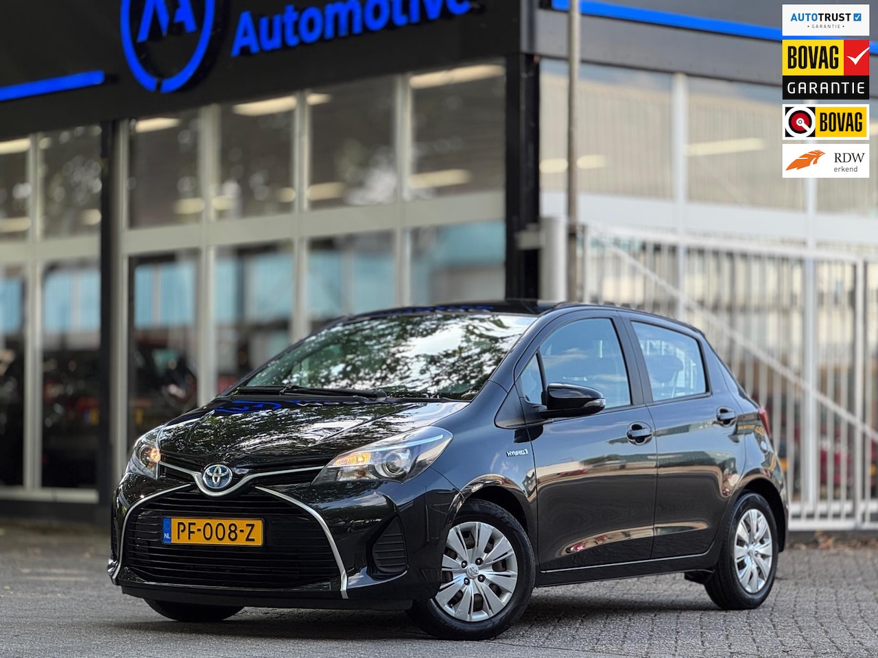 Toyota Yaris - 1.5 Hybrid Automaat Airco Volledig onderhouden Nieuwe APK 2e eigenaar Topstaat - AutoWereld.nl