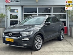 Volkswagen T-Roc - 1.5 TSI Style Business Aut / A.Cam / Carplay / Elekt-Klep / Stoel Verw / Org-Ned
