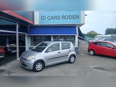 Daihatsu Sirion 2 - 1.0-12V Apk bumper stuk Koopje
