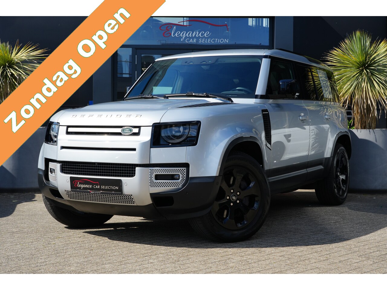 Land Rover Defender 110 - 2.0 P400e 110 X-Dynamic SE 400pk Panoramadak/Stoelverwarming/360Camera - AutoWereld.nl