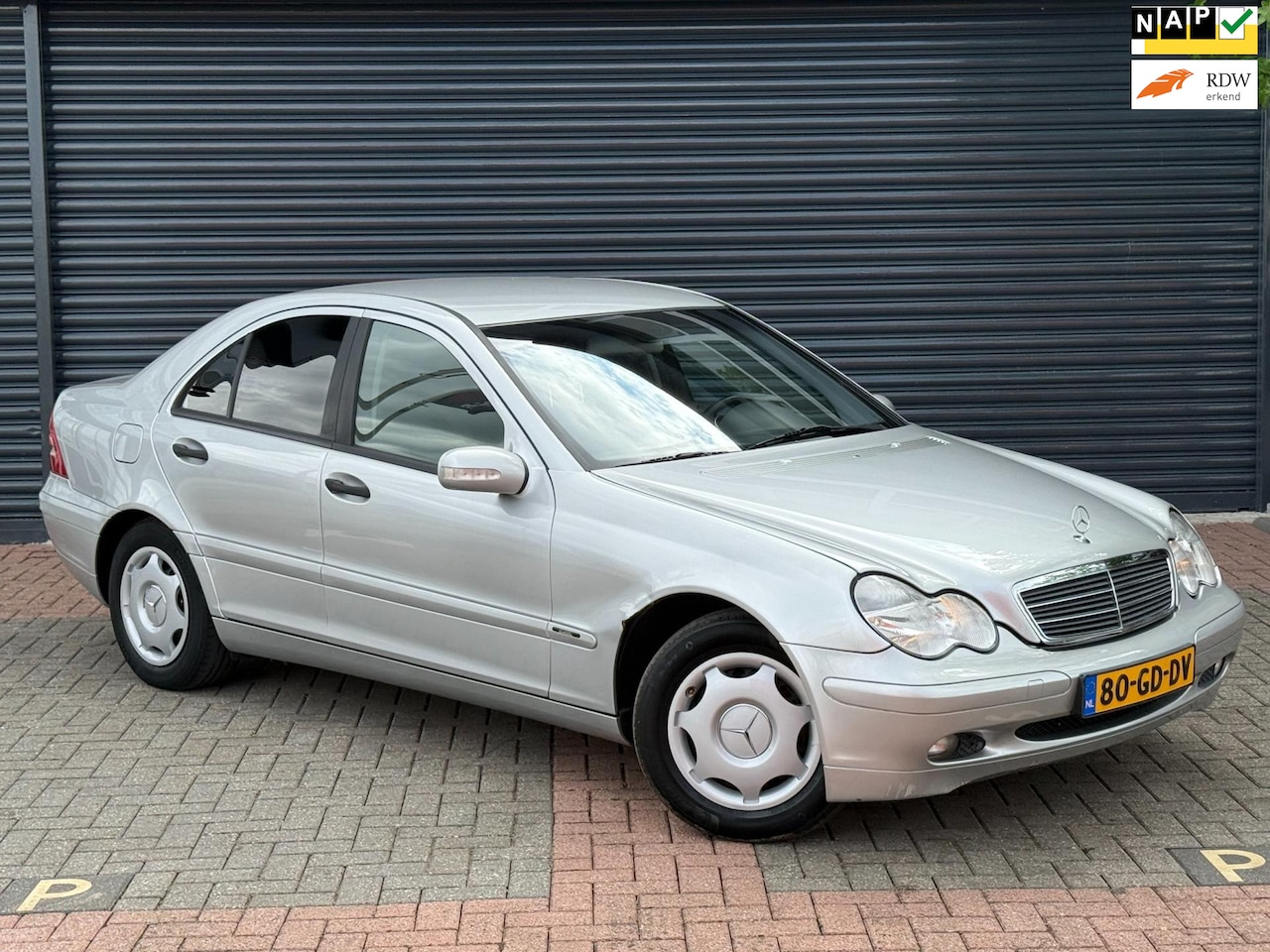 Mercedes-Benz C-klasse - 200 K. Elegance Aut | Airco | Trekhaak | Cruise - AutoWereld.nl