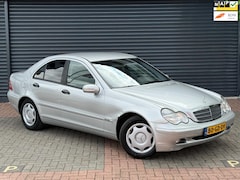 Mercedes-Benz C-klasse - 200 K. Elegance Aut | Airco | Trekhaak | Cruise