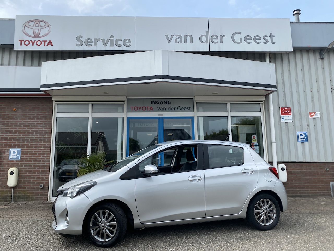 Toyota Yaris - 1.3 VVT-i Dynamic 1.3 VVT-i Dynamic - AutoWereld.nl
