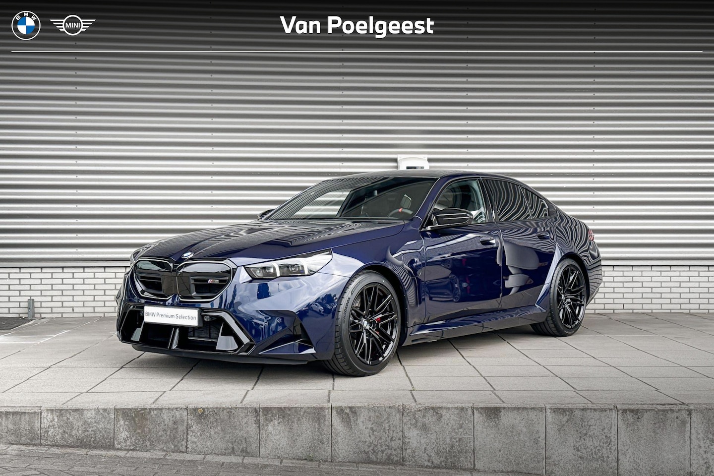 BMW M5 - Sedan Comfort Pack / Driving Assistant Professional / Alcantara hemelbekleding / Special R - AutoWereld.nl