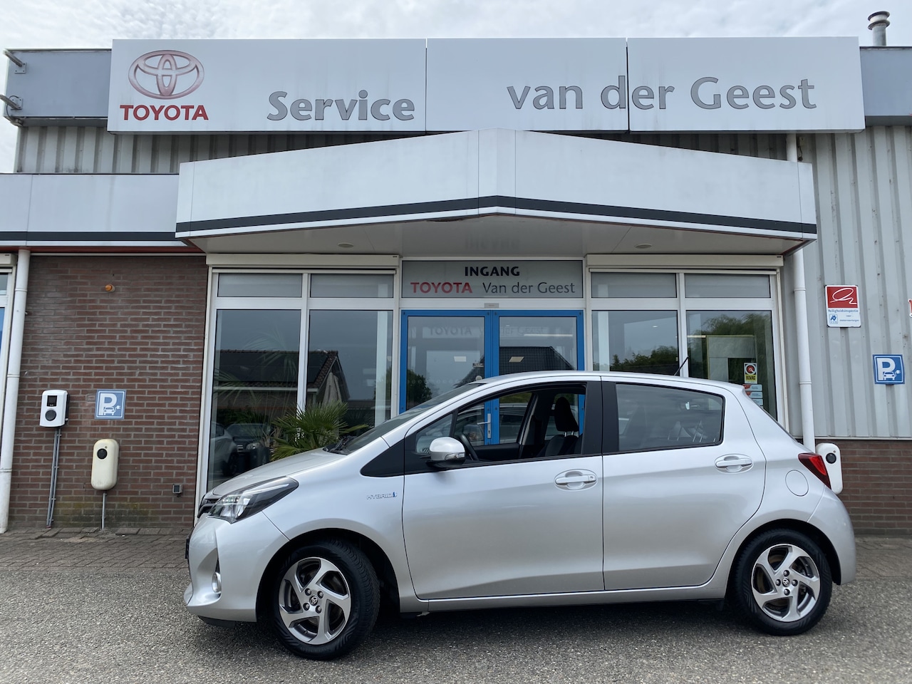 Toyota Yaris - 1.5 Hybrid Trend 1.5 Hybrid Trend - AutoWereld.nl
