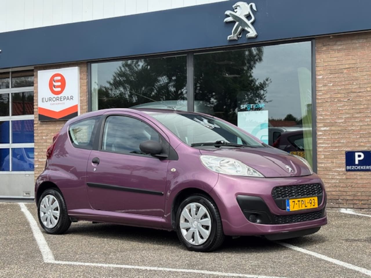 Peugeot 107 - 1.0 68PK 3D Access Pack Accent RADIO/CD | AIRCO | ZUINIGE MOTOR&WEINING KM'S! - AutoWereld.nl
