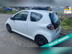 Toyota Aygo - 1.0-12V Access 96.000 KM