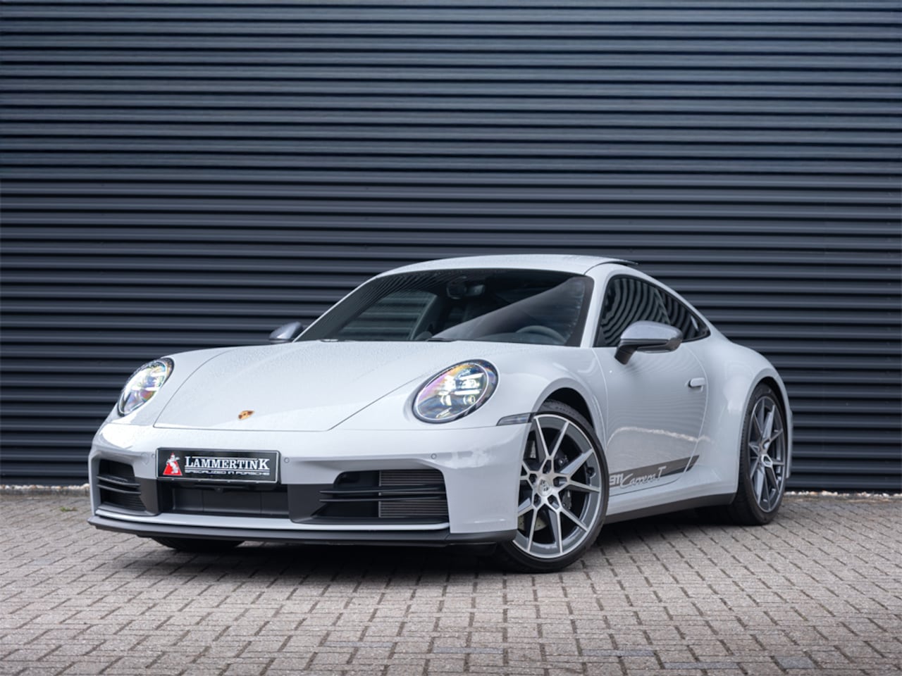 Porsche 911 - 3.0 Carrera T / Handgeschakeld / Sportuitlaat / Bose Audio / Schuif/kantel dak - AutoWereld.nl