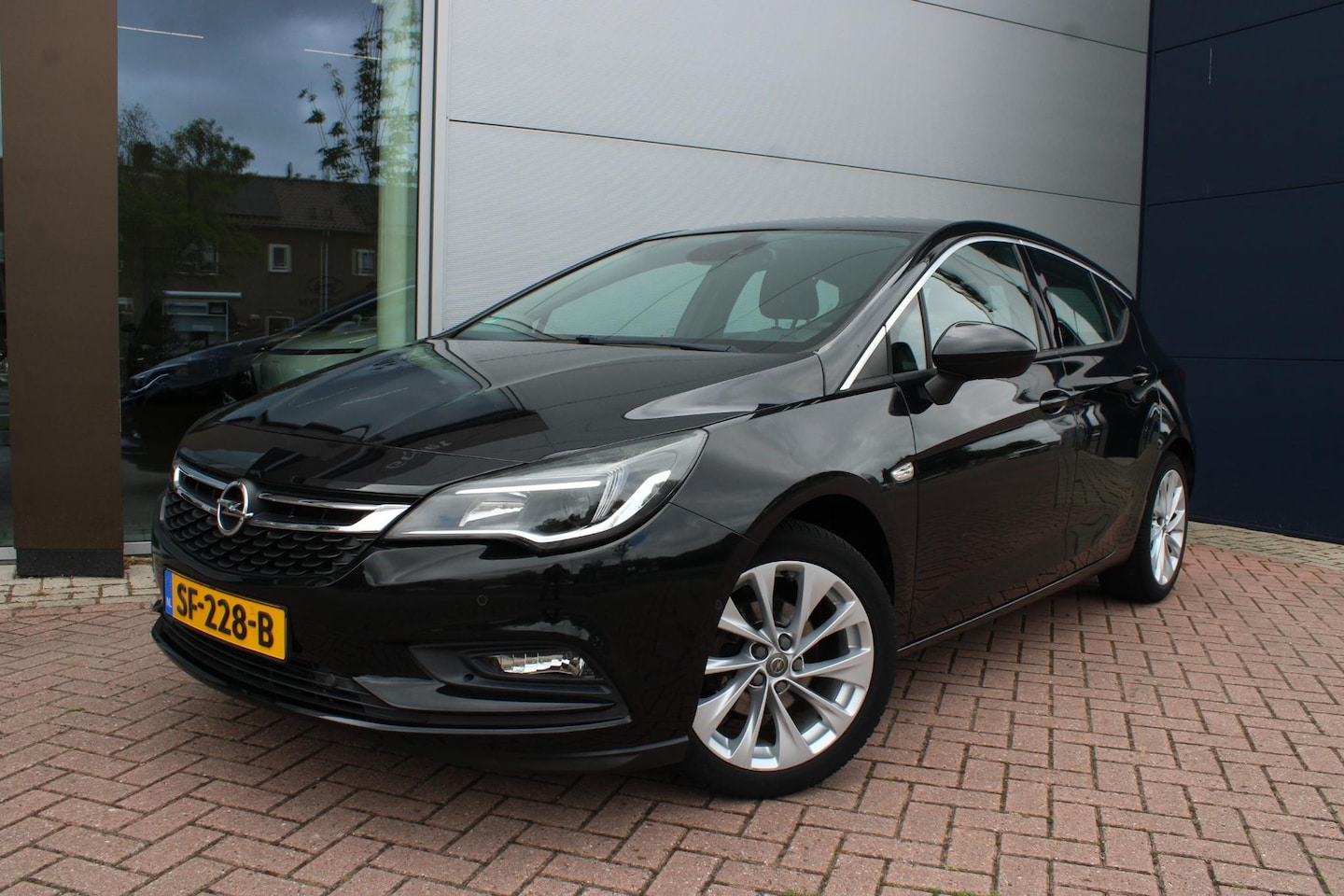 Opel Astra - 1.4 Turbo 140pk Innovation 5-drs Automaat Airco Navi Camera Carplay 47.654km - AutoWereld.nl